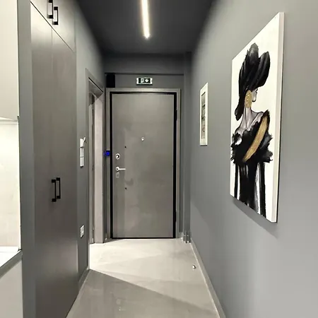 شقة Crystal Grey Elite 3